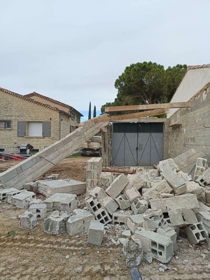 Travaux de démolition à Pierrelatte